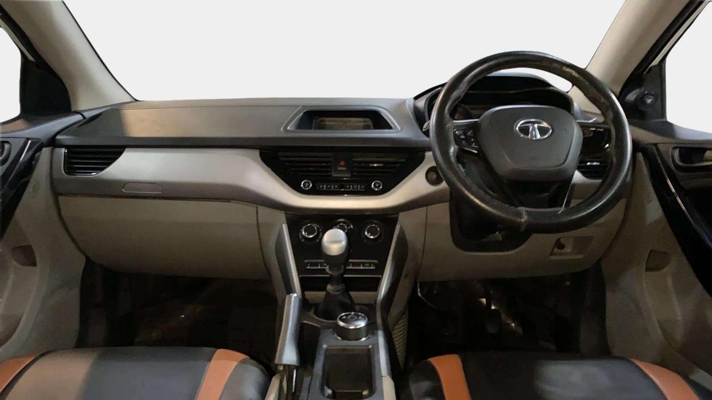2018 Tata NEXON XM PETROL, Petrol, Manual, 41,959 km, Dashboard