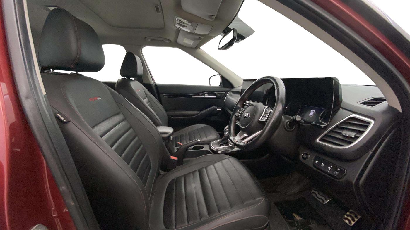 2020 KIA SELTOS GTX PLUS AT 1.5 DIESEL, Diesel, Automatic, 64,170 km, Right Side Front Door Cabin