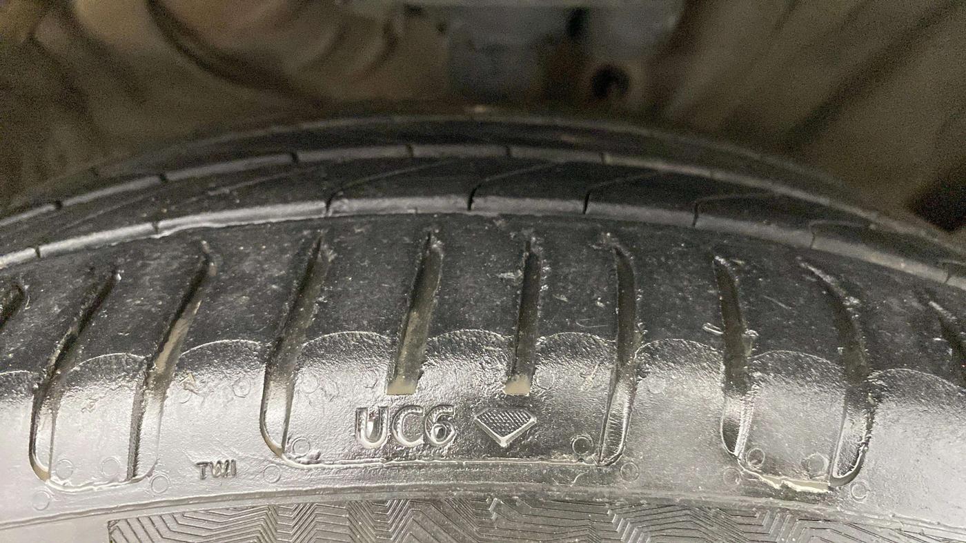 2020 KIA SELTOS GTX PLUS AT 1.5 DIESEL, Diesel, Automatic, 64,170 km, Right Front Tyre Tread