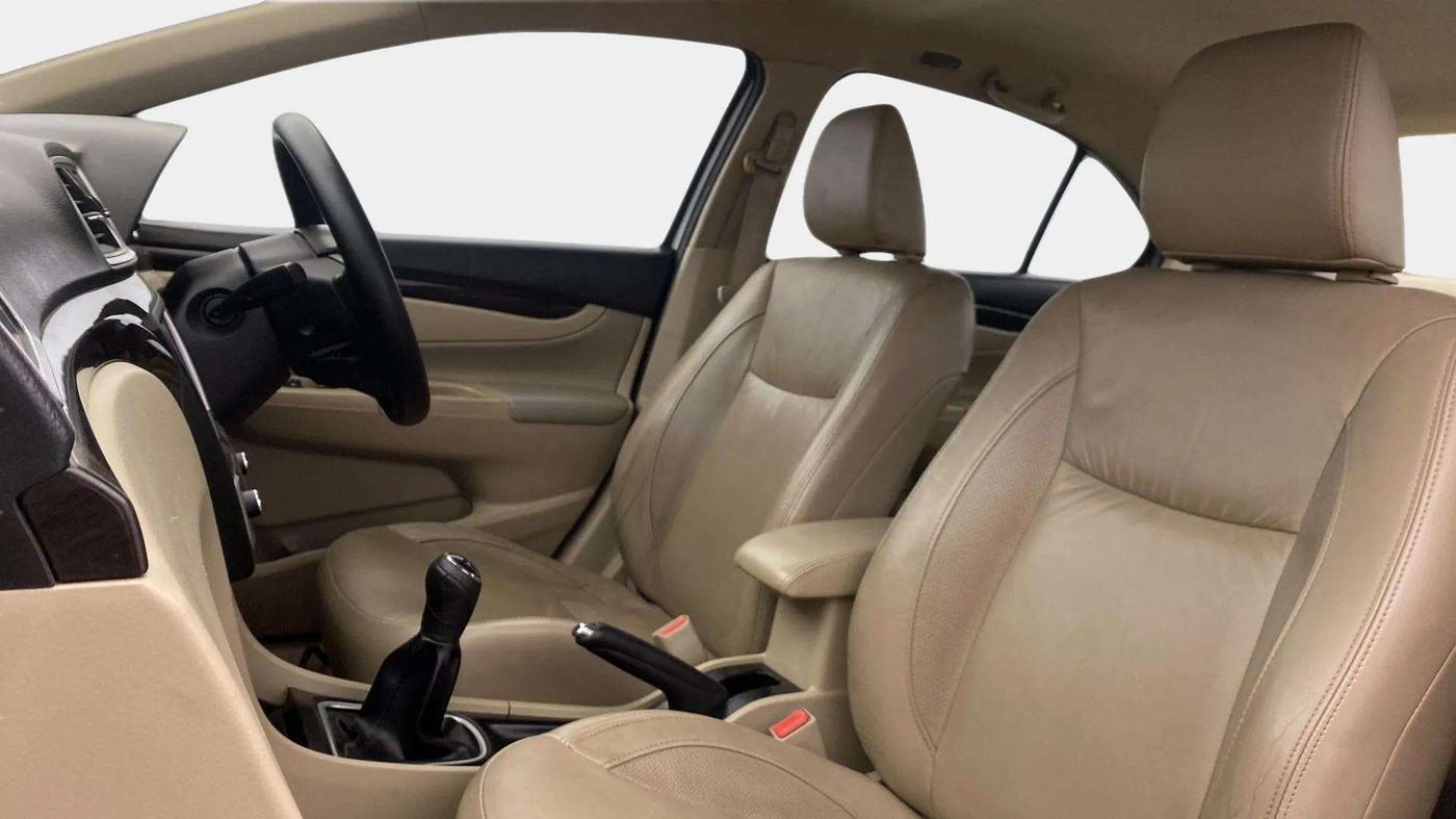 2017 Maruti Ciaz ALPHA 1.4 PETROL, Petrol, Manual, 89,408 km, Right Side Front Door Cabin