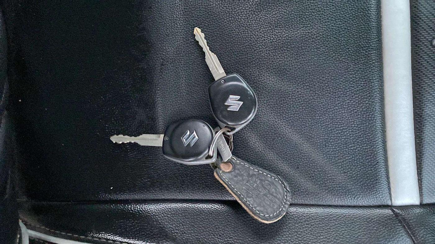 2022 Maruti Swift VXI, Petrol, Manual, 49,475 km, Key Close Up