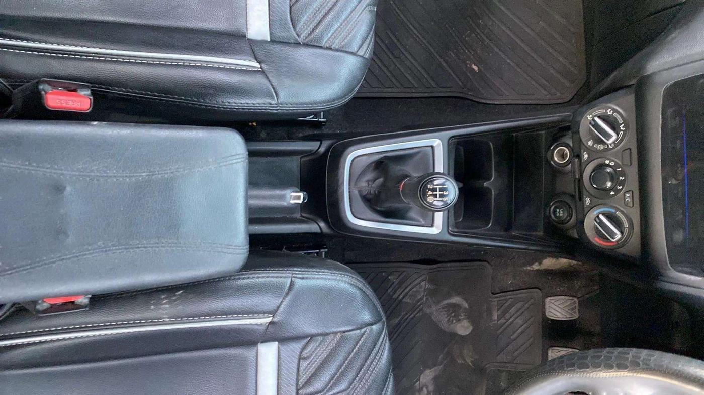 2022 Maruti Swift VXI, Petrol, Manual, 49,475 km, Gear Lever