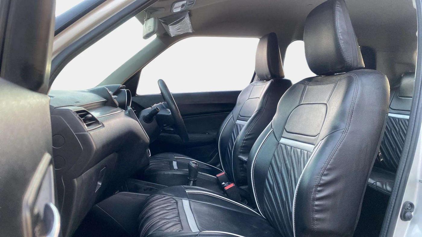2022 Maruti Swift VXI, Petrol, Manual, 49,475 km, Right Side Front Door Cabin