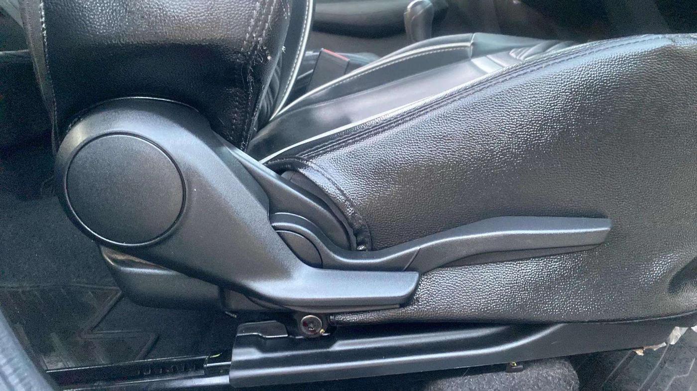2022 Maruti Swift VXI, Petrol, Manual, 49,475 km, Driver Side Adjustment Panel