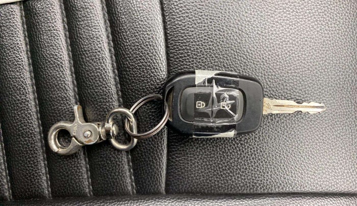 2019 Renault TRIBER RXT, Petrol, Manual, 33,683 km, Key Close Up