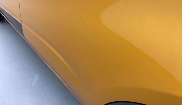 2019 Renault TRIBER RXT, Petrol, Manual, 33,683 km, Rear left door - Graphic sticker