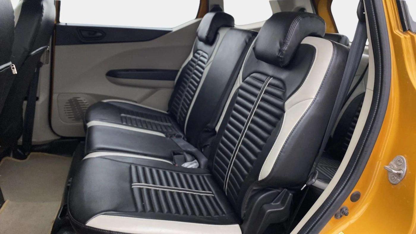 2019 Renault TRIBER RXT, Petrol, Manual, 33,683 km, Right Side Rear Door Cabin