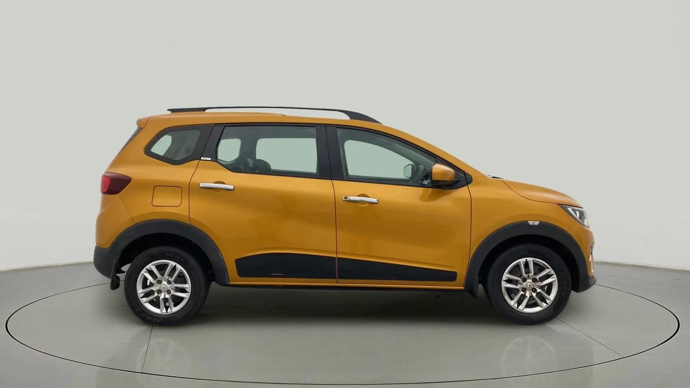 2019 Renault TRIBER RXT, Petrol, Manual, 33,683 km, Right Side View
