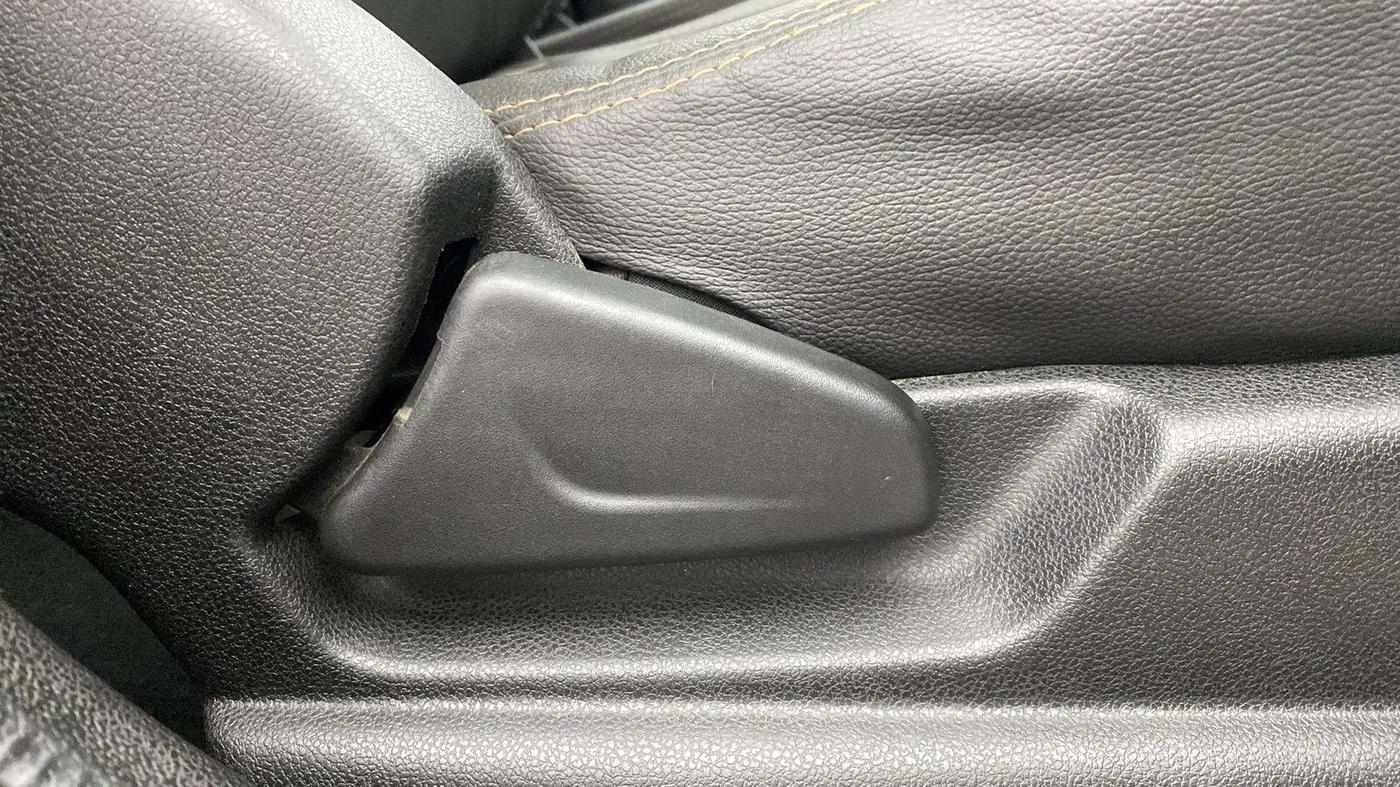 2018 Renault Kwid CLIMBER 1.0 AMT, Petrol, Automatic, 33,840 km, Driver Side Adjustment Panel