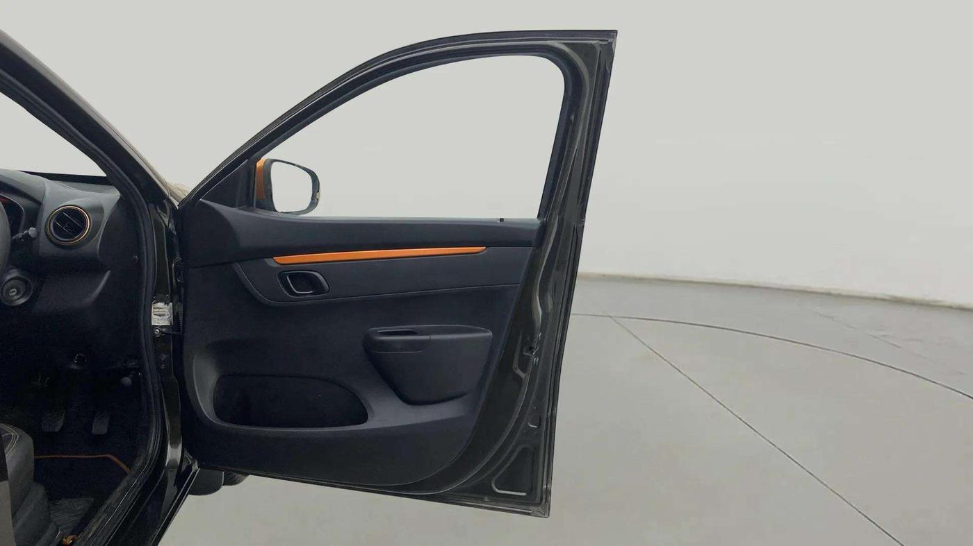 2018 Renault Kwid CLIMBER 1.0 AMT, Petrol, Automatic, 33,840 km, RHS Front Door
