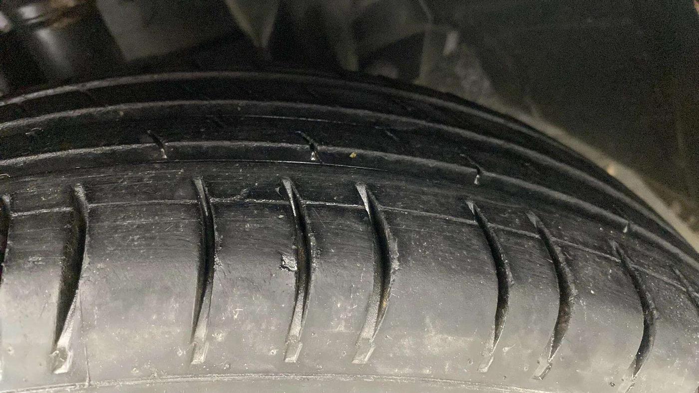 2017 Datsun Redi Go S 1.0, Petrol, Manual, 99,946 km, Left Front Tyre Tread