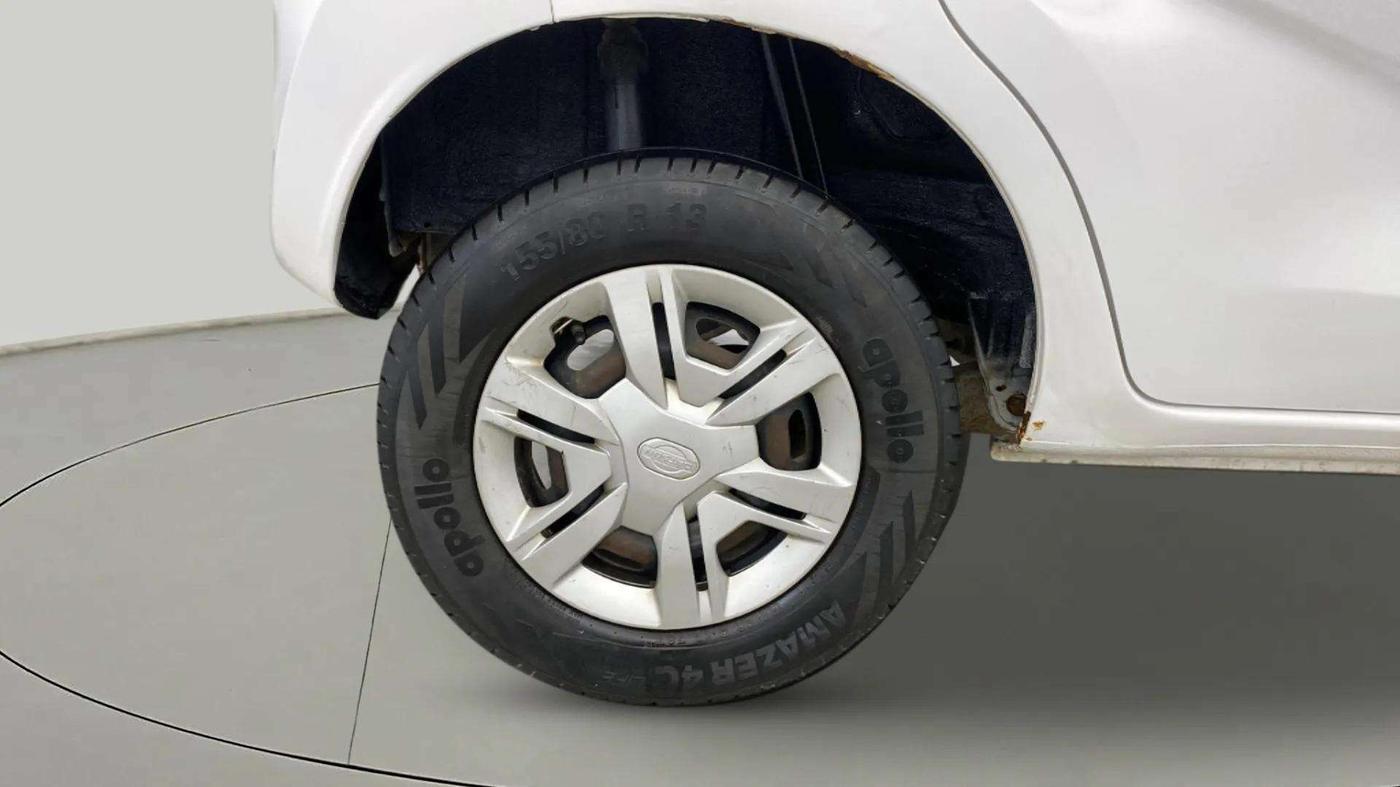 2017 Datsun Redi Go S 1.0, Petrol, Manual, 99,946 km, Right Rear Wheel