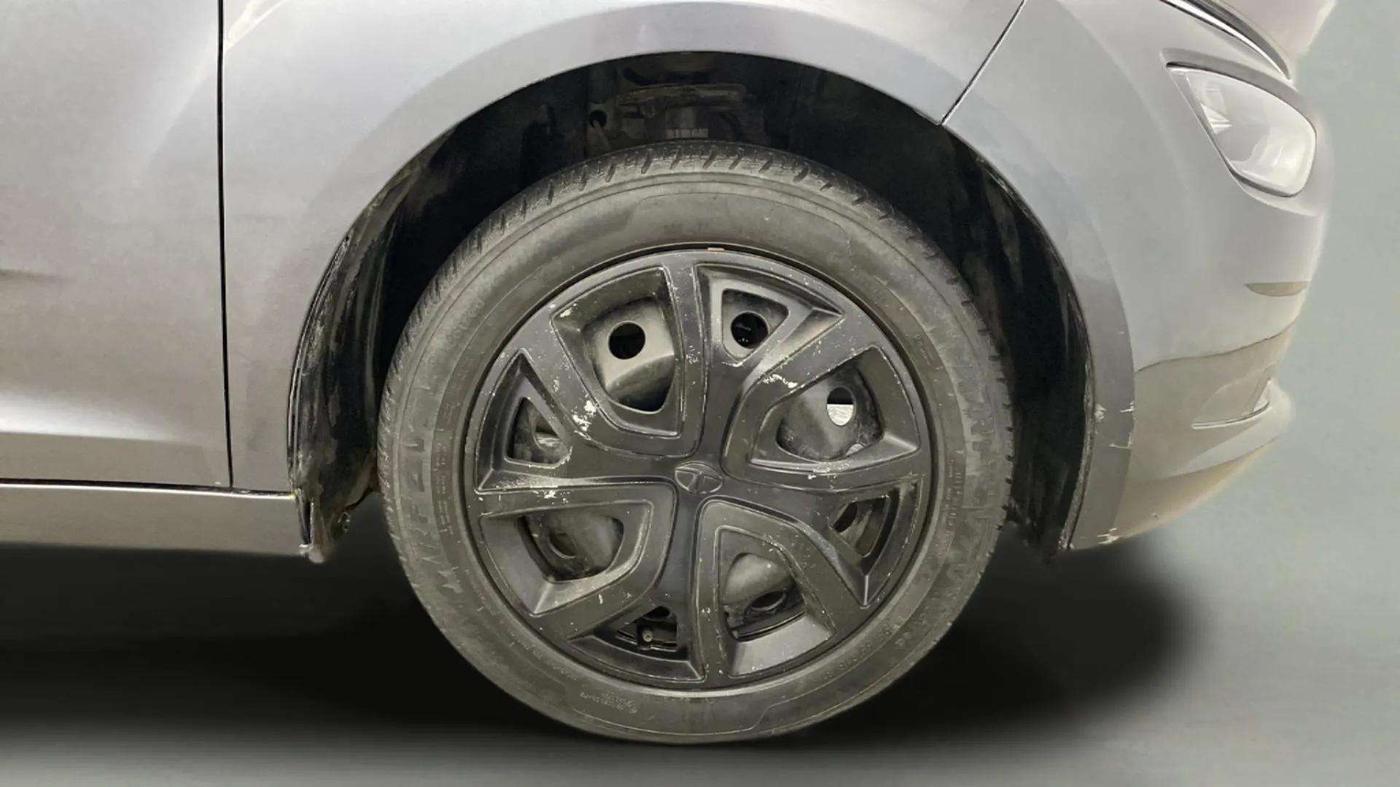 2020 Tata ALTROZ XT PETROL, Petrol, Manual, 48,575 km, Right Front Wheel