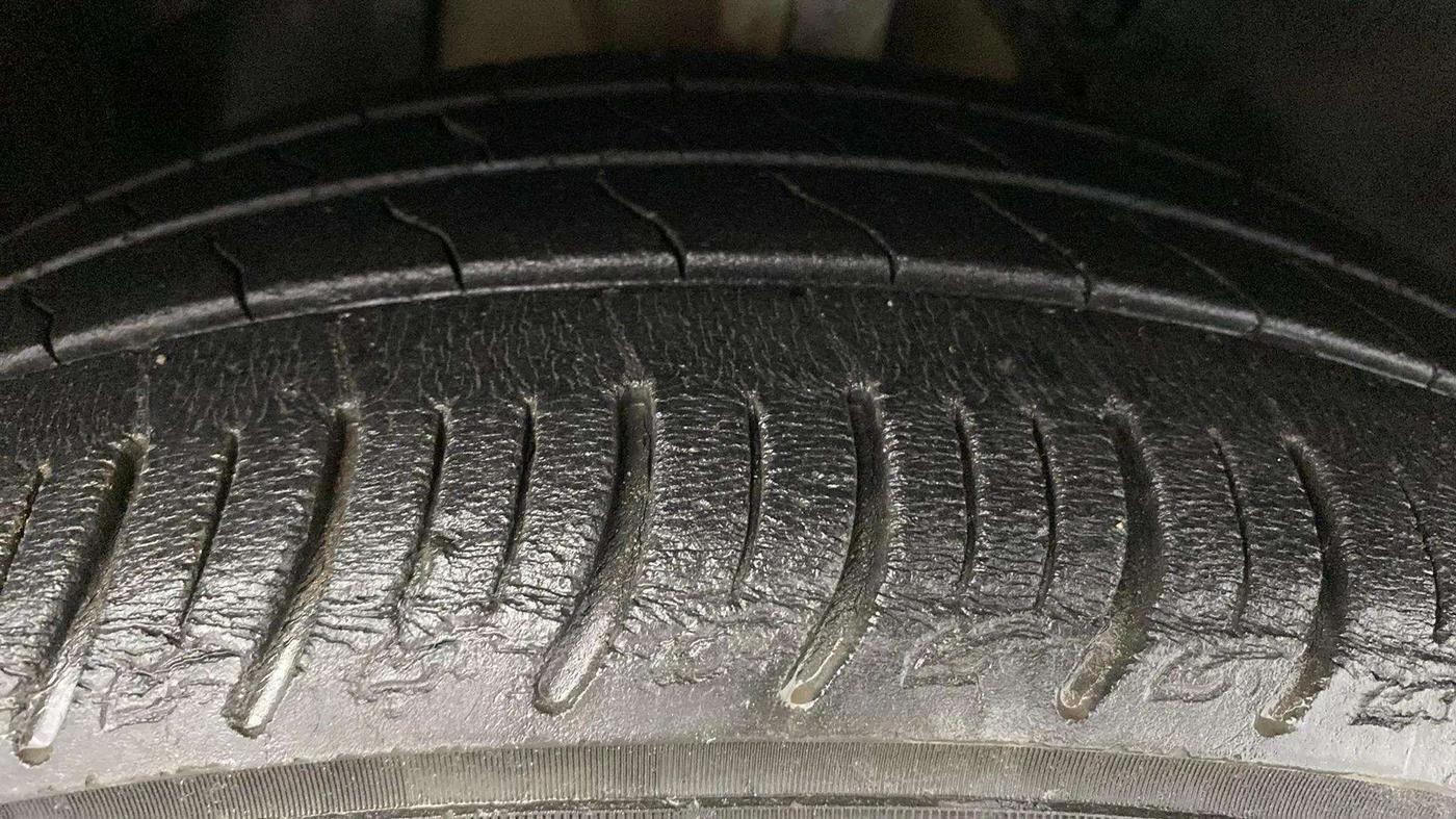 2020 Tata ALTROZ XT PETROL, Petrol, Manual, 48,575 km, Right Front Tyre Tread