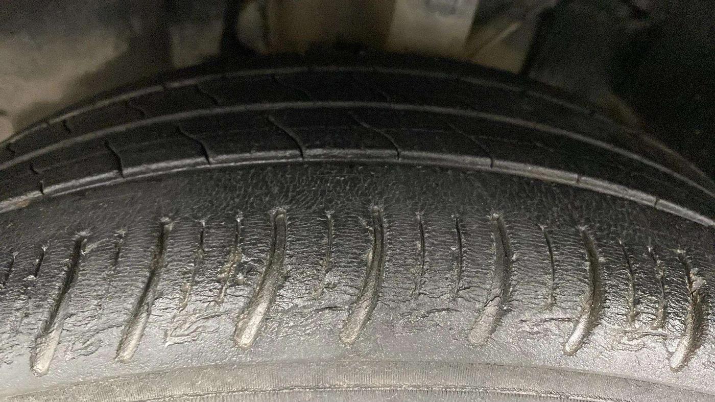 2020 Tata ALTROZ XT PETROL, Petrol, Manual, 48,575 km, Left Front Tyre Tread