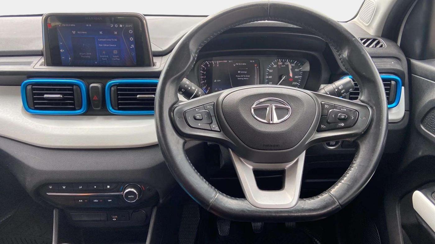 2022 Tata PUNCH CREATIVE  iRA PACK MT, Petrol, Manual, 46,125 km, Steering Wheel Close Up