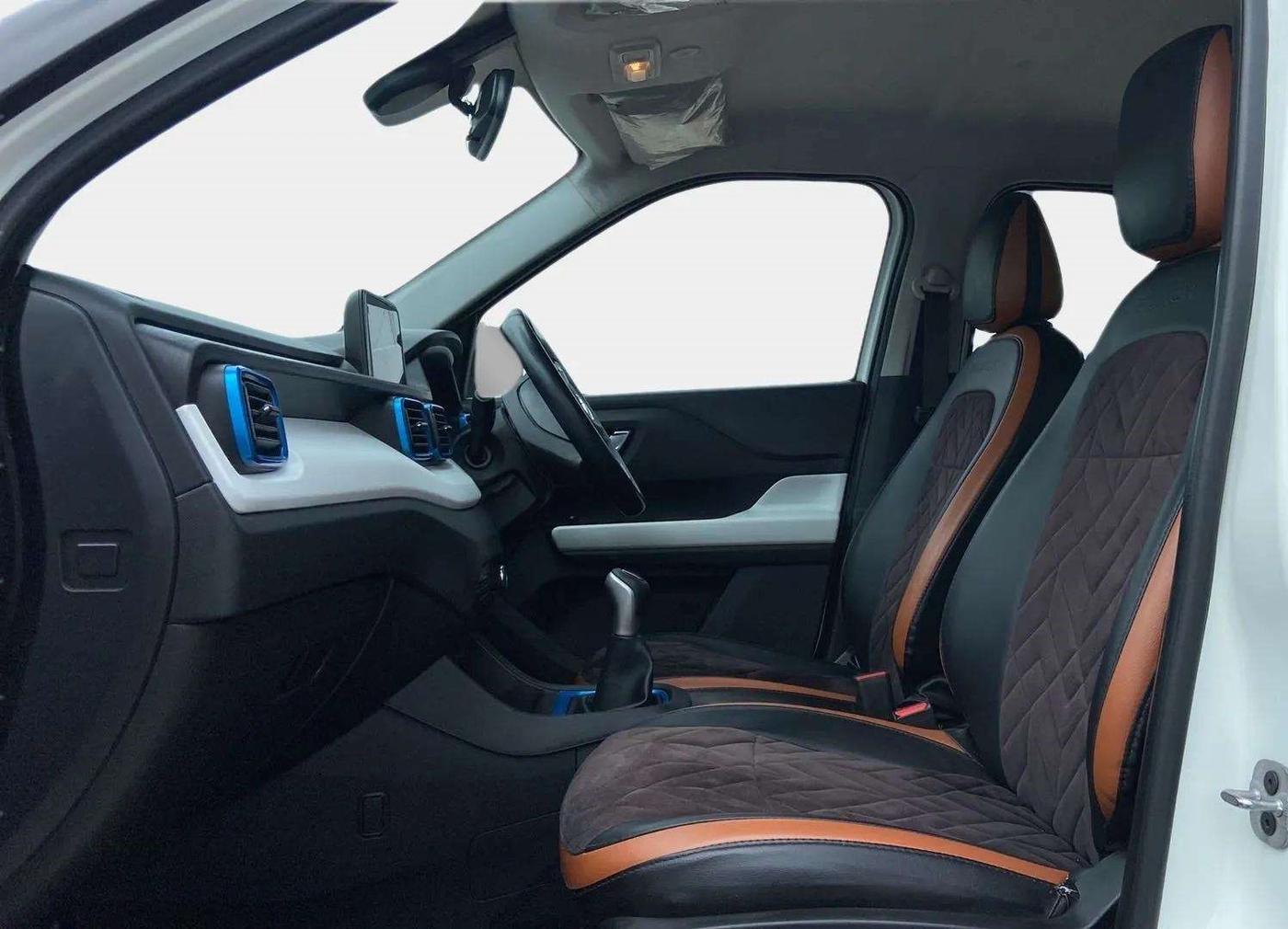 2022 Tata PUNCH CREATIVE  iRA PACK MT, Petrol, Manual, 46,125 km, Right Side Front Door Cabin