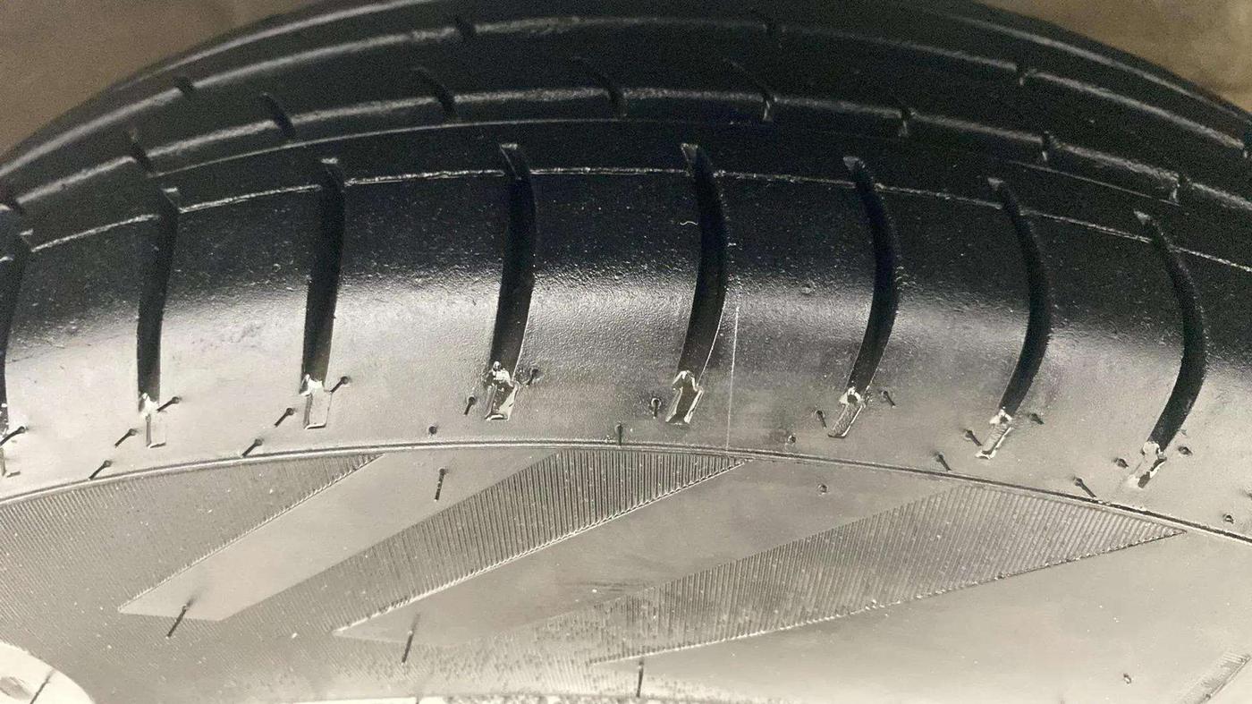 2018 Maruti Dzire VDI, Diesel, Manual, 77,761 km, Right Front Tyre Tread