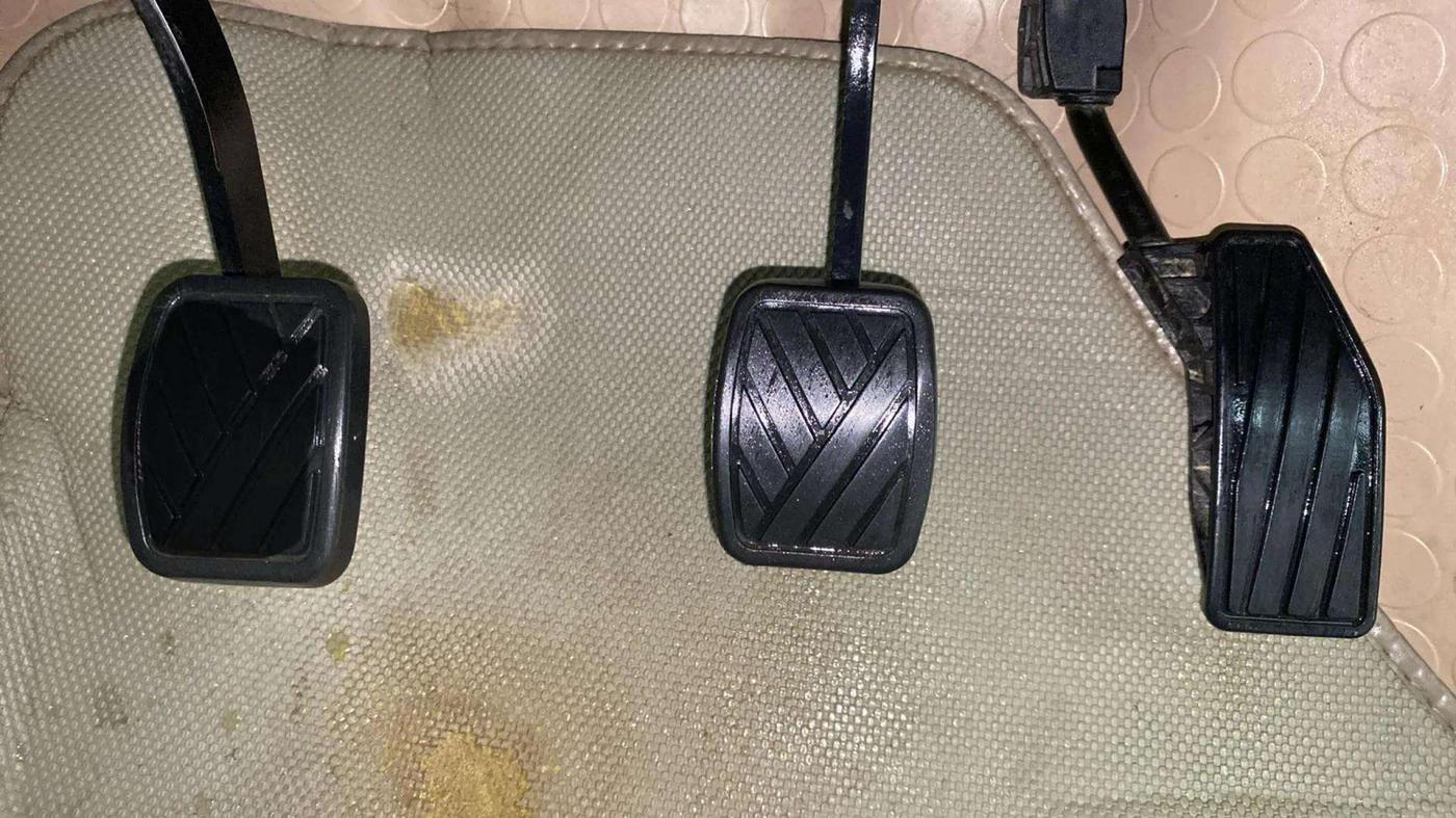 2018 Maruti Dzire VDI, Diesel, Manual, 77,761 km, Pedals