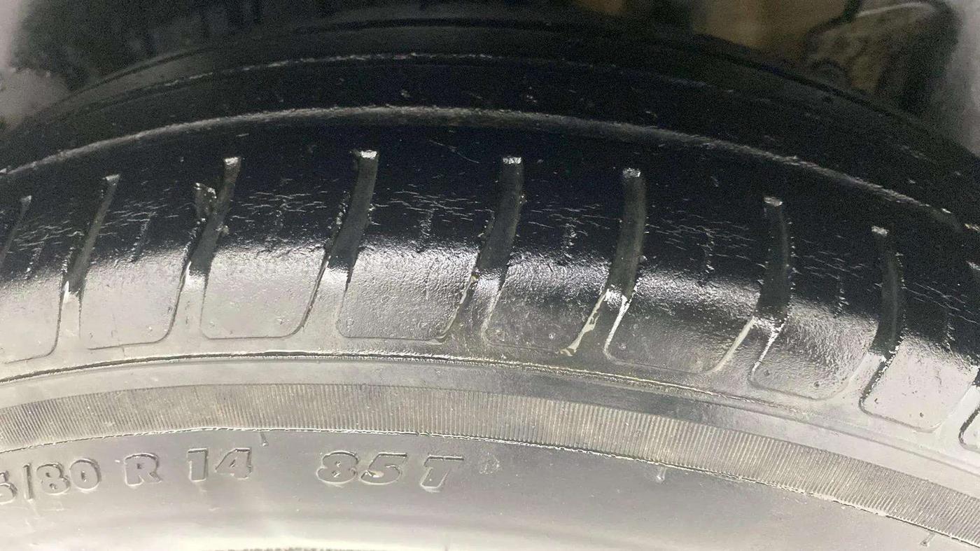 2018 Maruti Dzire VDI, Diesel, Manual, 77,761 km, Left Rear Tyre Tread