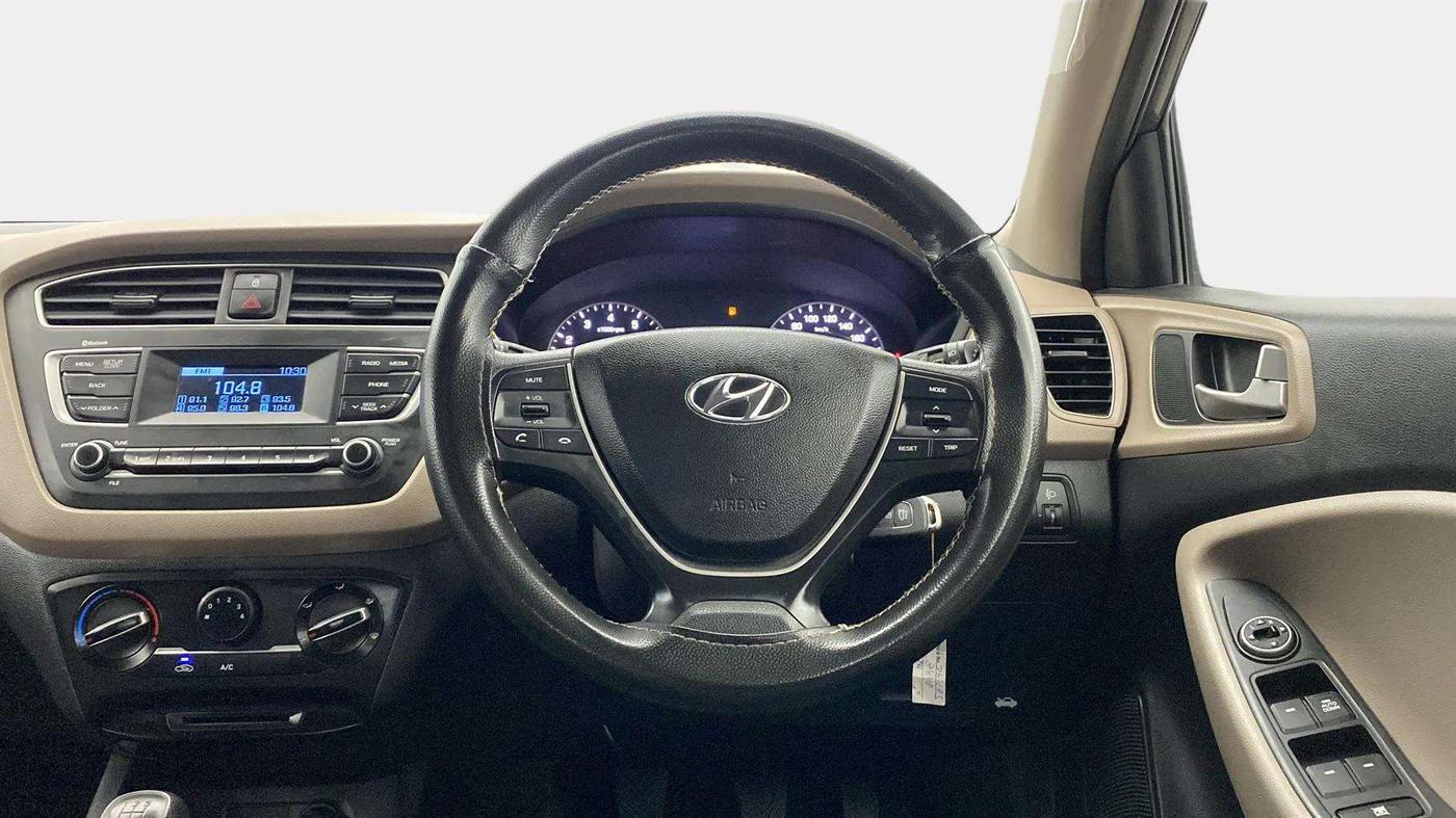 2019 Hyundai Elite i20 MAGNA PLUS 1.2, Petrol, Manual, 28,487 km, Steering Wheel Close Up