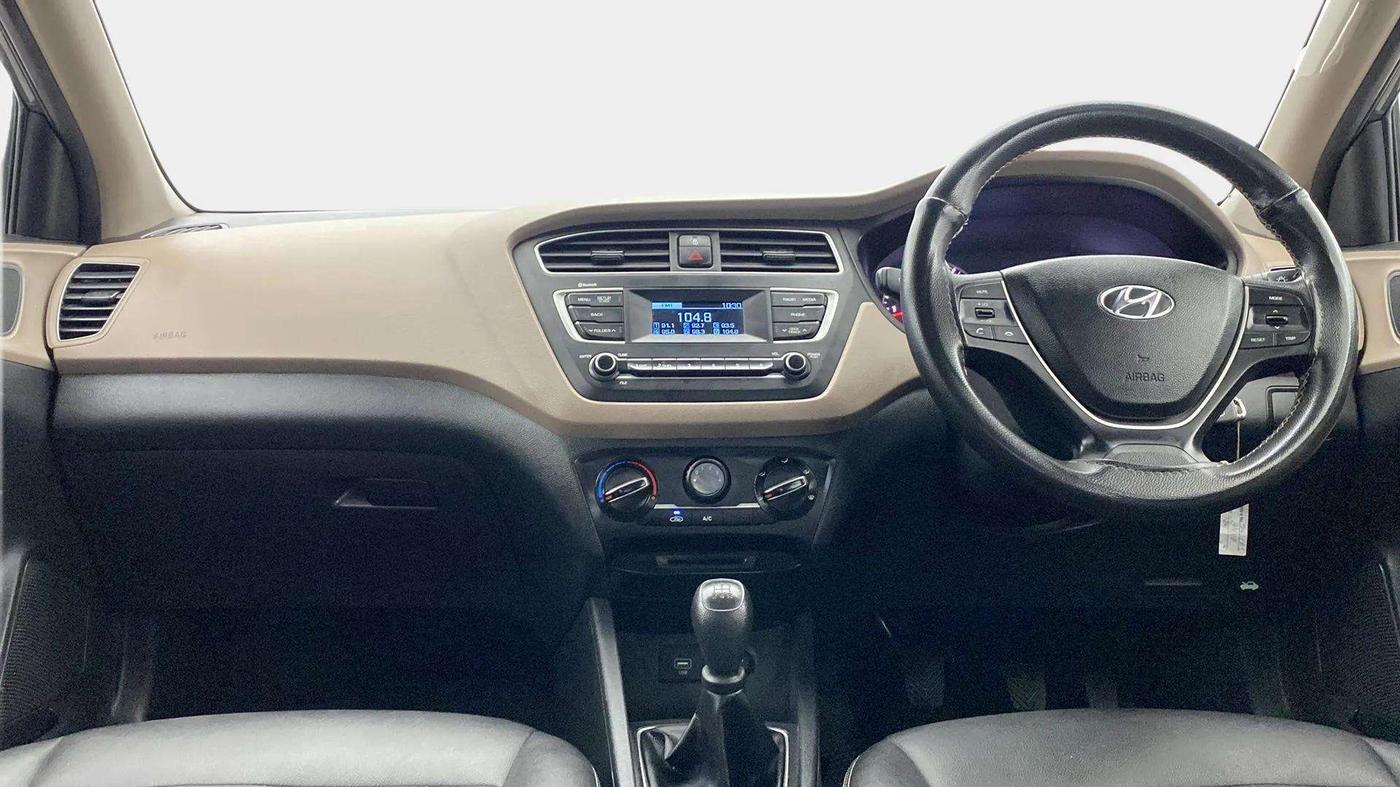 2019 Hyundai Elite i20 MAGNA PLUS 1.2, Petrol, Manual, 28,487 km, Dashboard