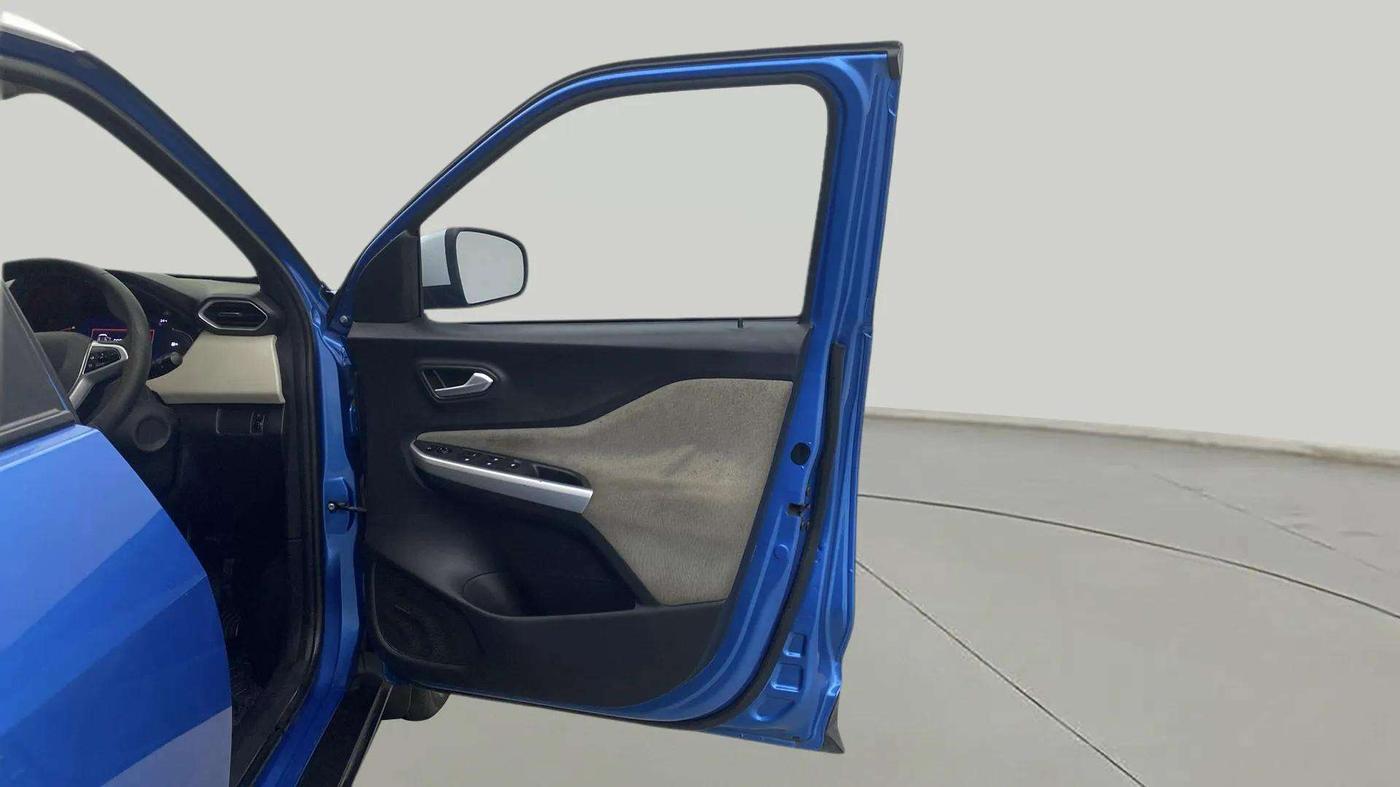 2022 Nissan MAGNITE XV MT, Petrol, Manual, 67,081 km, RHS Front Door