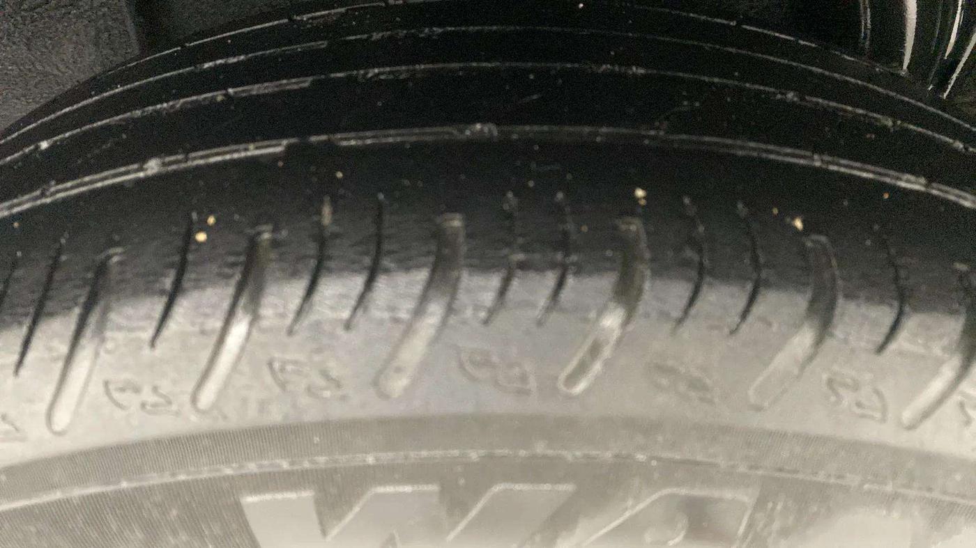 2022 Nissan MAGNITE XV MT, Petrol, Manual, 67,081 km, Right Rear Tyre Tread