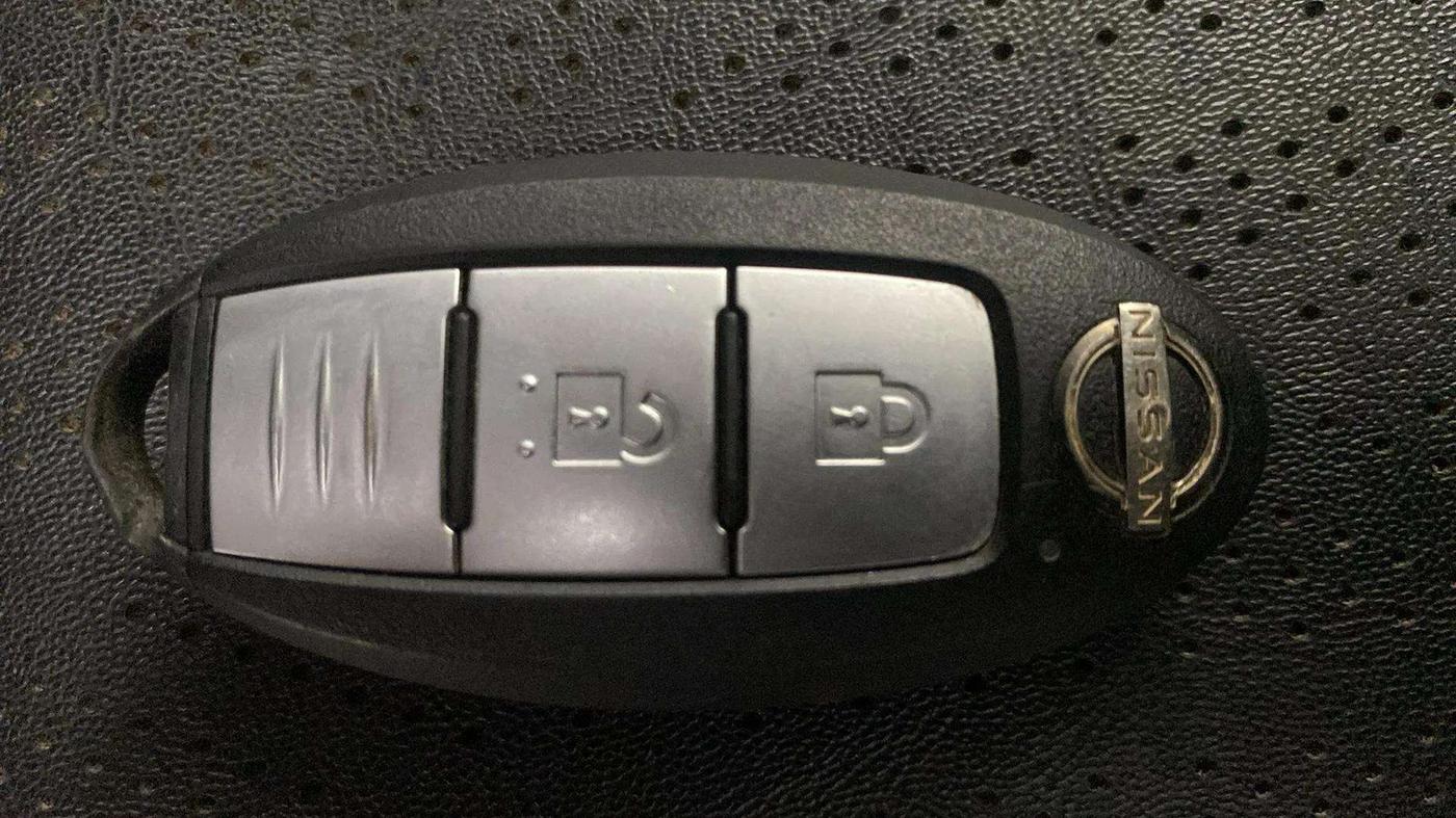 2022 Nissan MAGNITE XV MT, Petrol, Manual, 67,081 km, Key Close Up
