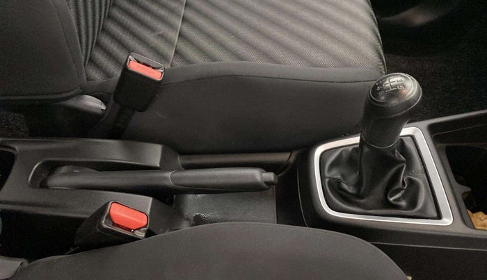 2019 Maruti Swift LXI, Petrol, Manual, 14,075 km, Gear Lever