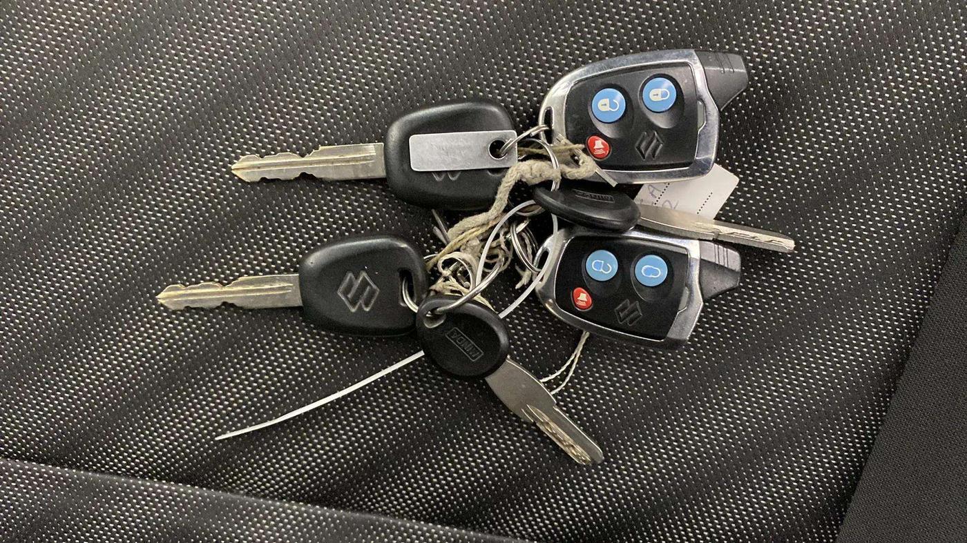 2019 Maruti Swift LXI, Petrol, Manual, 14,075 km, Key Close Up
