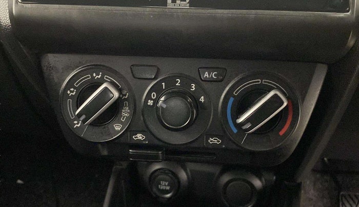 2019 Maruti Swift LXI, Petrol, Manual, 14,075 km, AC Unit - Front vent has minor damage