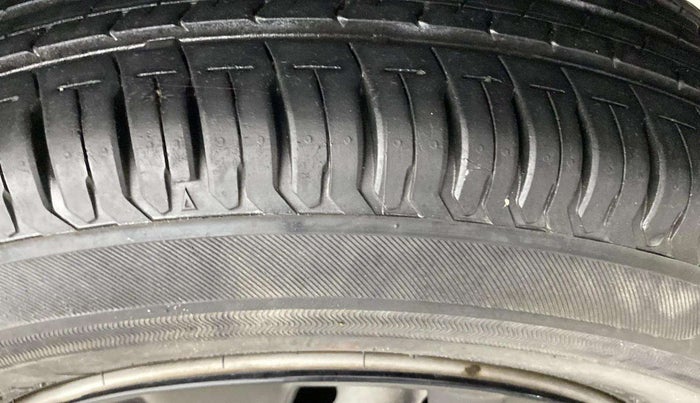 2019 Maruti Swift LXI, Petrol, Manual, 14,075 km, Right Rear Tyre Tread