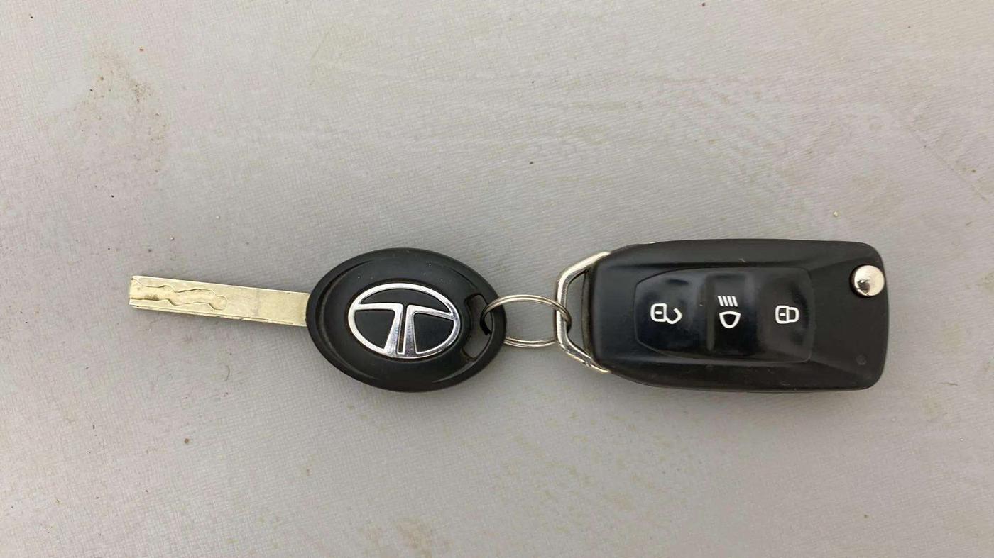 2020 Tata Tiago XT PETROL, Petrol, Manual, 95,524 km, Key Close Up