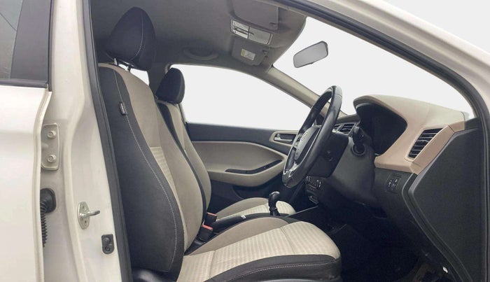 2018 Hyundai Elite i20 ASTA 1.2 (O), Petrol, Manual, 65,965 km, Right Side Front Door Cabin