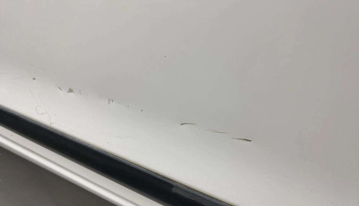 2018 Hyundai Elite i20 ASTA 1.2 (O), Petrol, Manual, 65,965 km, Front passenger door - Minor scratches