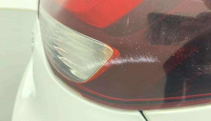 2018 Hyundai Elite i20 ASTA 1.2 (O), Petrol, Manual, 65,965 km, Right tail light - Minor damage