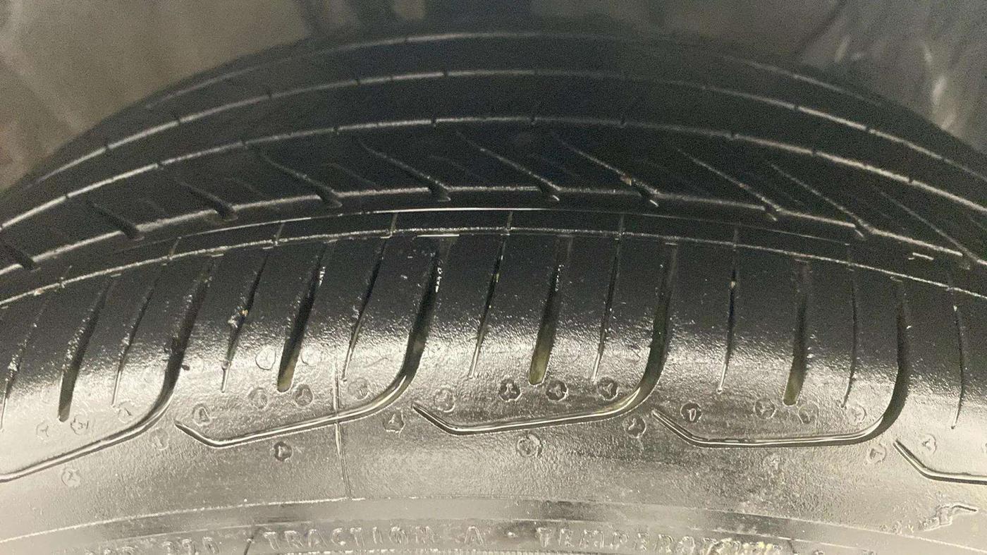 2018 Hyundai Elite i20 ASTA 1.2 (O), Petrol, Manual, 65,965 km, Right Front Tyre Tread
