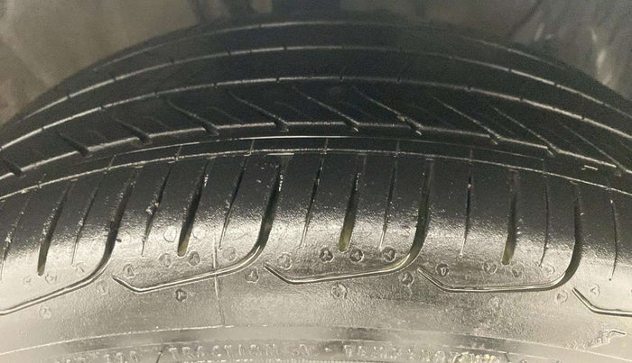 2018 Hyundai Elite i20 ASTA 1.2 (O), Petrol, Manual, 65,965 km, Right Front Tyre Tread