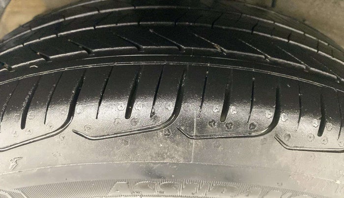 2018 Hyundai Elite i20 ASTA 1.2 (O), Petrol, Manual, 65,965 km, Right Rear Tyre Tread