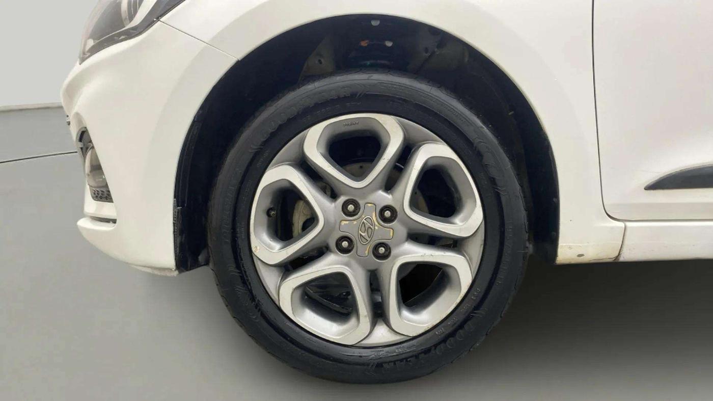2018 Hyundai Elite i20 ASTA 1.2 (O), Petrol, Manual, 65,965 km, Left Front Wheel