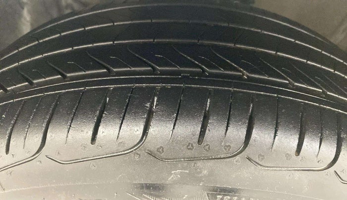 2018 Hyundai Elite i20 ASTA 1.2 (O), Petrol, Manual, 65,965 km, Left Front Tyre Tread