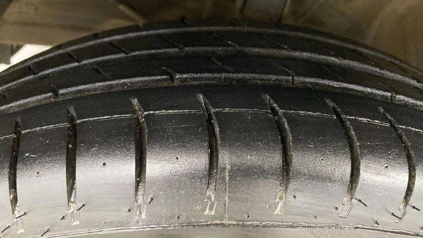 2021 Maruti Swift VXI, Petrol, Manual, 37,312 km, Left Front Tyre Tread