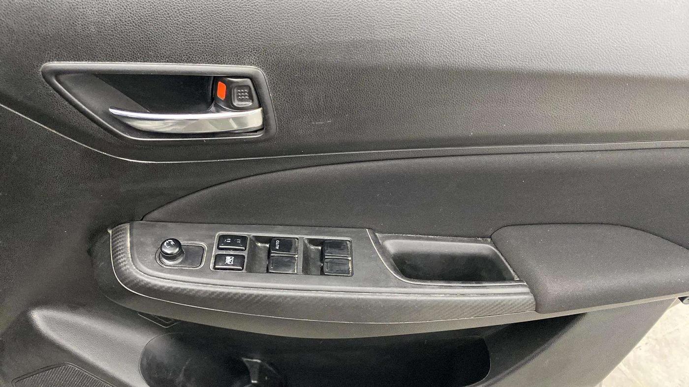 2021 Maruti Swift VXI, Petrol, Manual, 37,312 km, Driver Side Door Panels Control