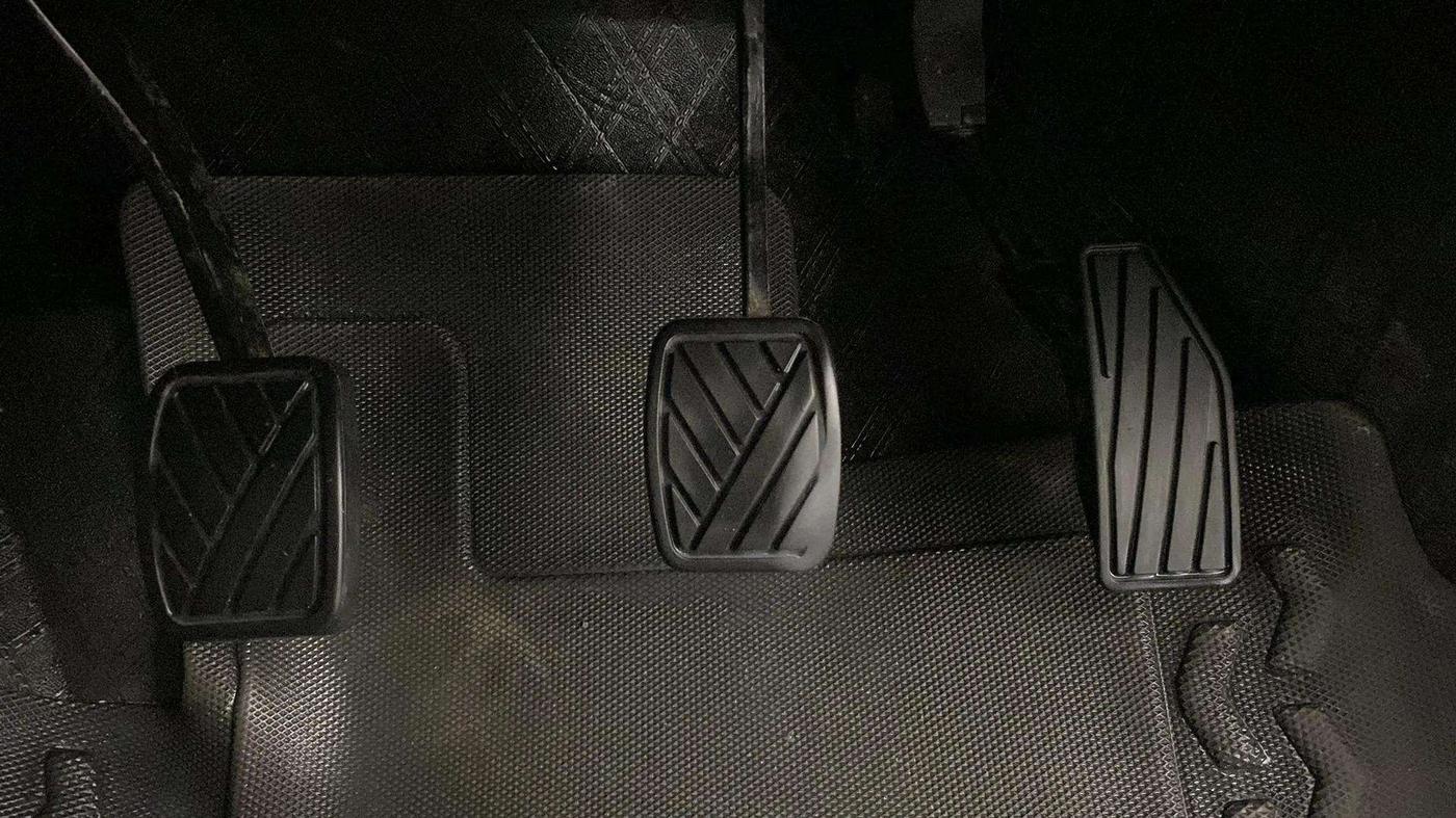 2021 Maruti Swift VXI, Petrol, Manual, 37,312 km, Pedals