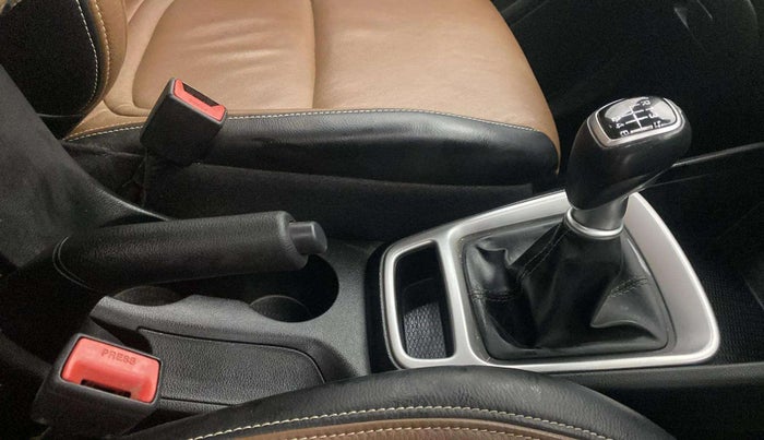 2019 Hyundai VENUE SX 1.0 TURBO, Petrol, Manual, 25,779 km, Gear Lever