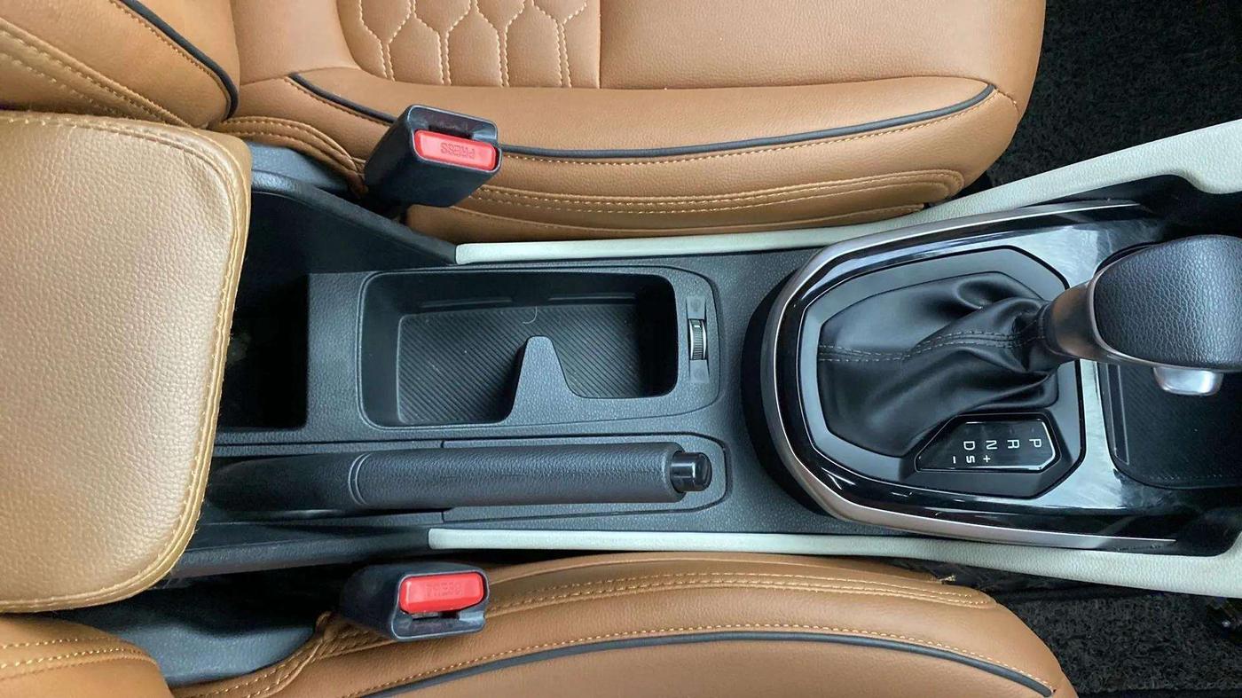 2022 KIA CARENS PRESTIGE PLUS 1.4 PETROL DCT 7 STR, Petrol, Automatic, 16,403 km, Gear Lever