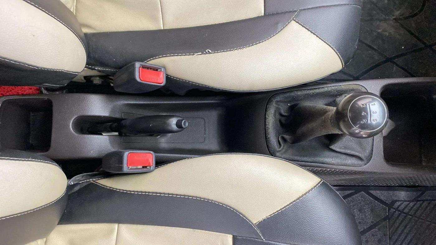 2017 Hyundai Eon ERA +, Petrol, Manual, 40,632 km, Gear Lever