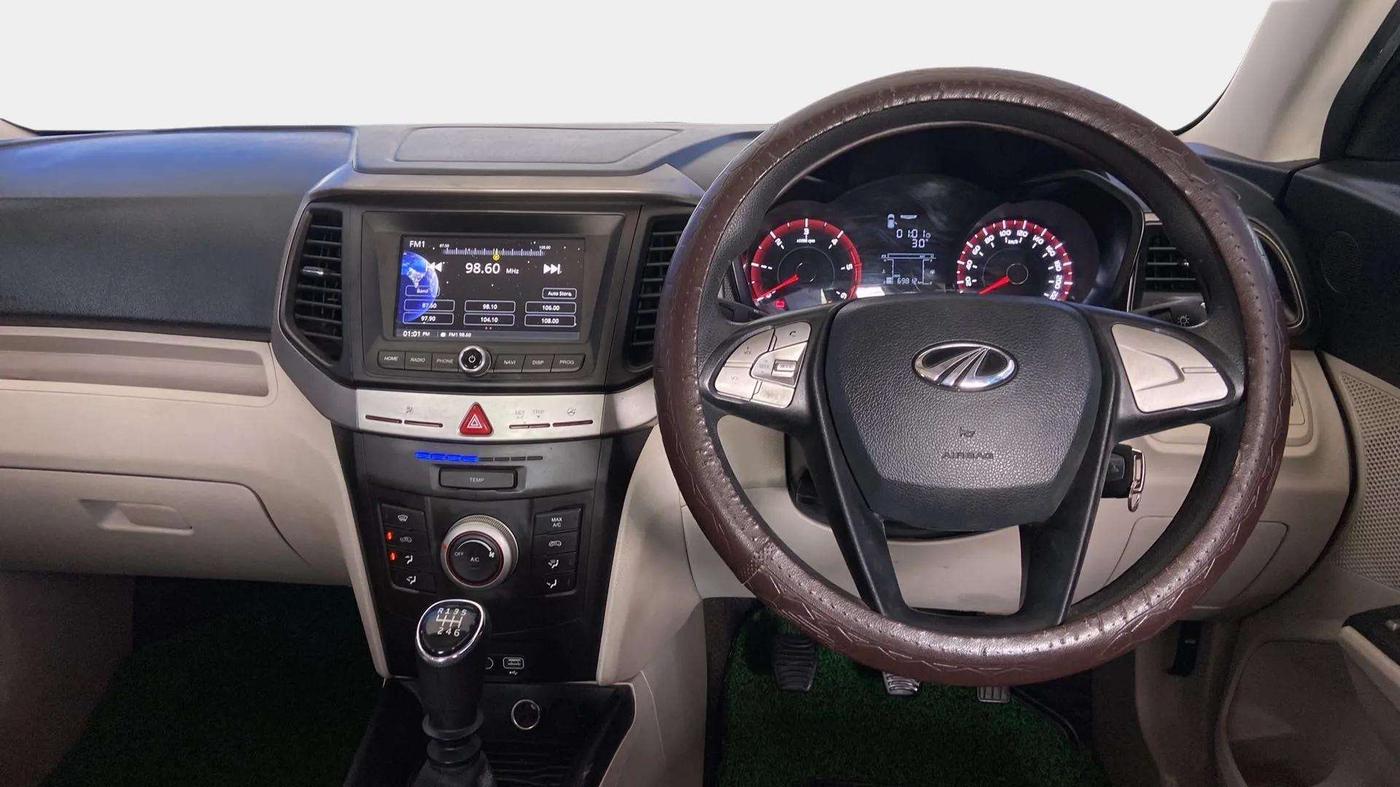 2021 Mahindra XUV300 W6 1.5 Diesel, Diesel, Manual, 69,877 km, Steering Wheel Close Up