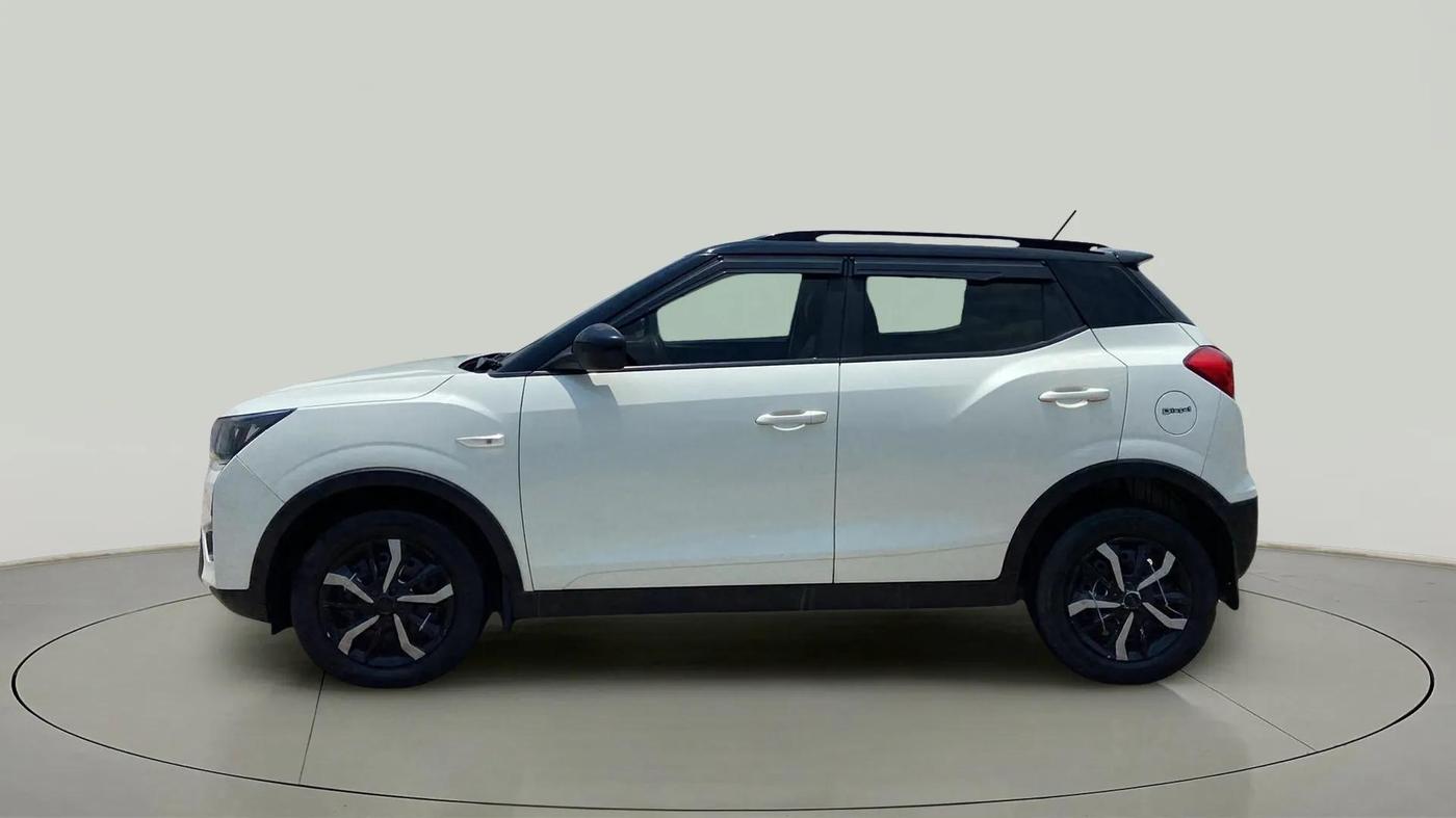 2021 Mahindra XUV300 W6 1.5 Diesel, Diesel, Manual, 69,877 km, Left Side